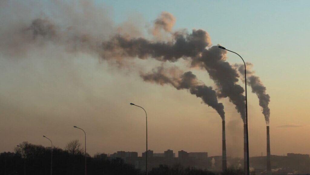 Businesses adopt carbon pricing