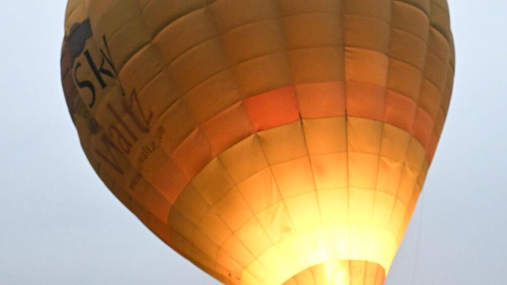 hot air balloon Tamil Nadu