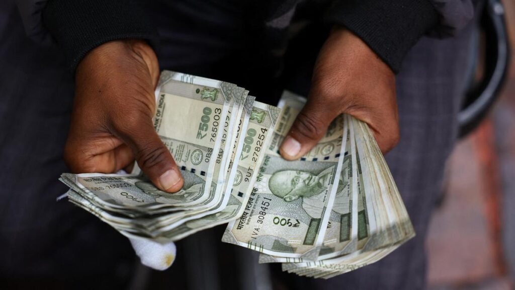 Rupee US Dollar Decline: Falls 6 Paise to 90.95 Today