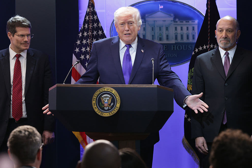 Trump Sets 10% Global Tariff Amid Supreme Court Defeat